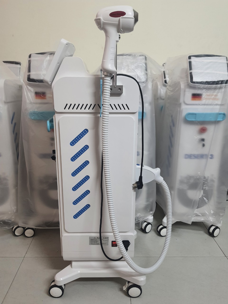 Máy triệt lông Diode laser 810nm Desert G3