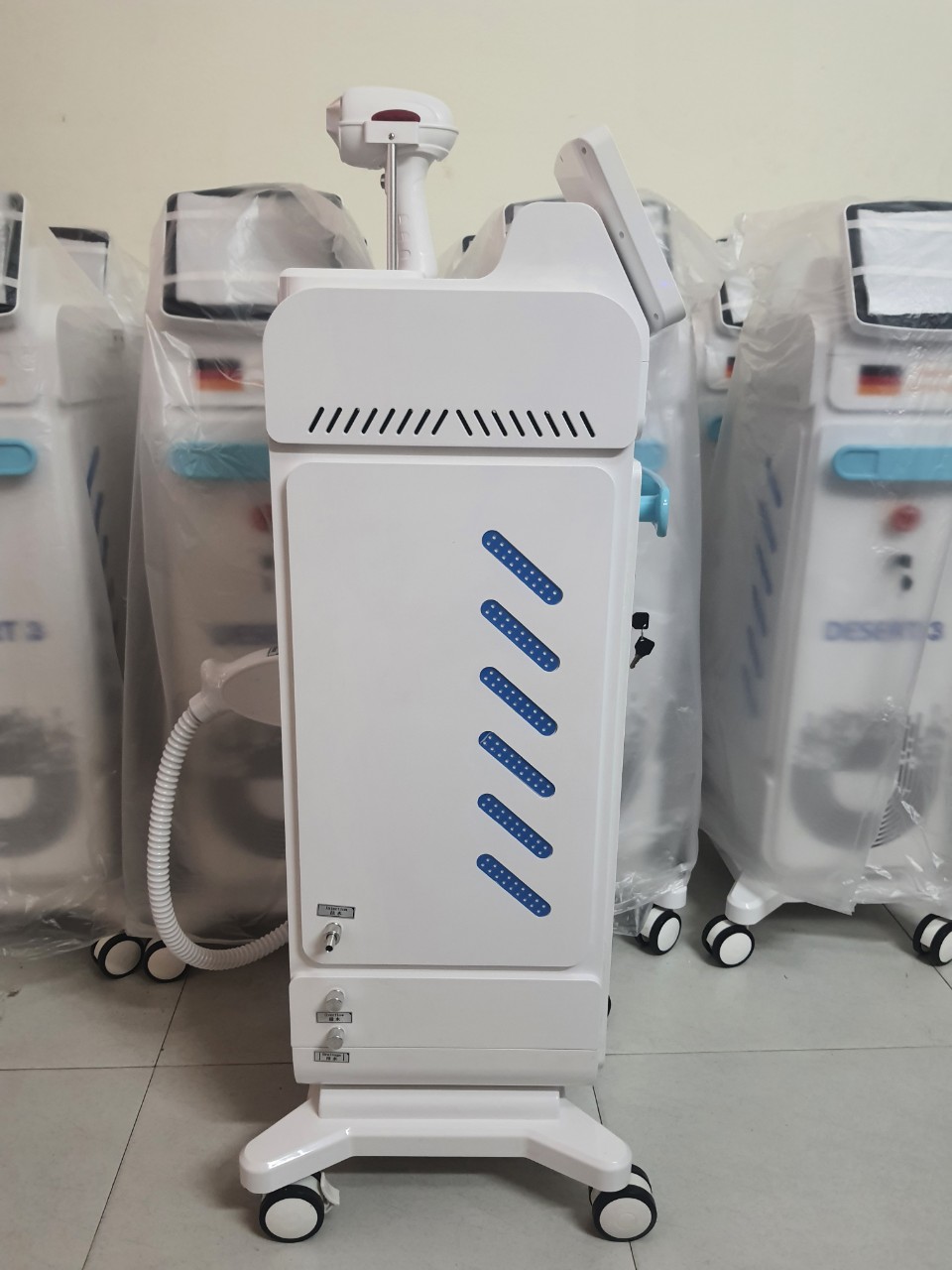 Máy triệt lông Diode laser 810nm Desert G3
