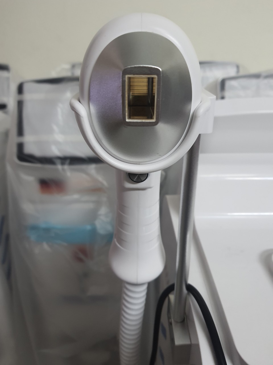 Máy triệt lông Diode laser 810nm Desert G3